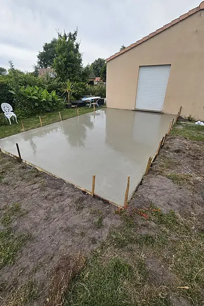 Après : Dalle béton coulée devant le garage, Listrac-Médoc (Gironde)