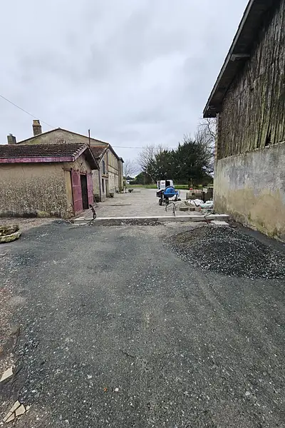 Avant : Murets d'entrée & pose de portail, Listrac-Médoc (Gironde)